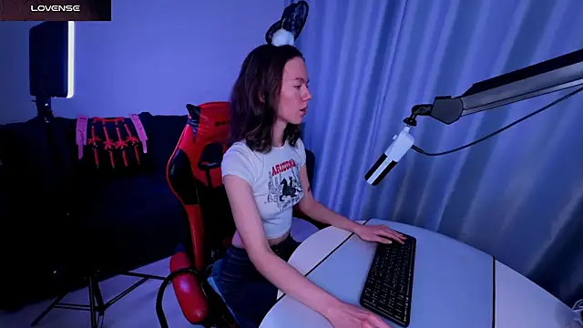 DivineBite online show from February 12, 2025, 3:49 pm