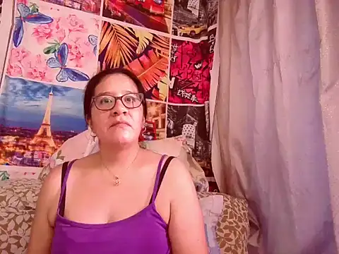 Snapshot of lucianarubi chatting on December 17, 2025, 3:29 pm lucianarubi online show from December 17, 2025, 3:29 pm