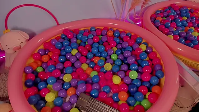 liagirl cute online show from March 7, 2025, 6:57 am