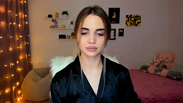 aPieceOfJoy online show from December 9, 2024, 7:50 pm