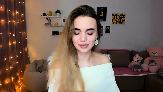 aPieceOfJoy online show from December 20, 2024, 8:34 pm