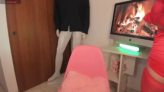 Snapshot of whitneyhot chatting on February 24, 2026, 1:25 am whitneyhot online show from February 24, 2026, 1:25 am