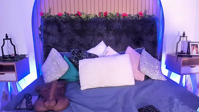 Karlagonzales  online show from April 12, 2026, 8:08 am