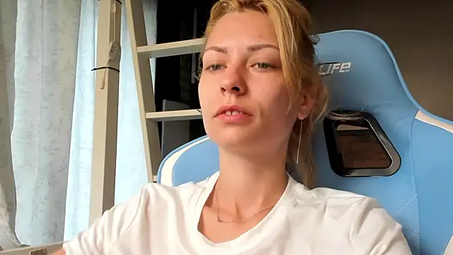 karo123421 online show from September 11, 2025, 7:30 am