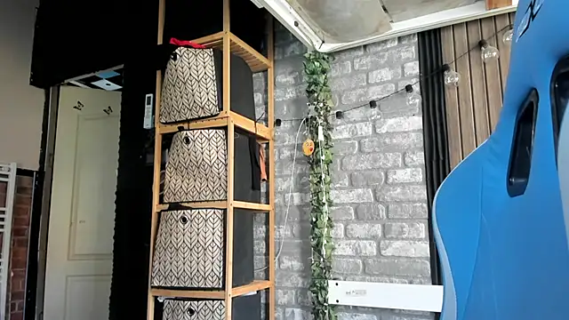 karo123421 online show from September 24, 2025, 10:18 am