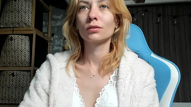 karo123421 online show from September 28, 2025, 4:18 am