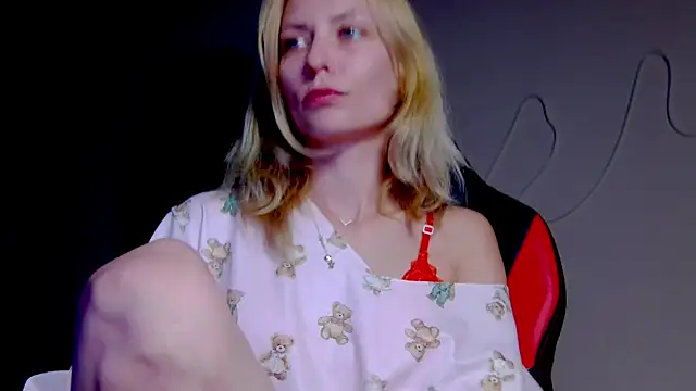 karo123421 online show from October 16, 2025, 7:37 pm