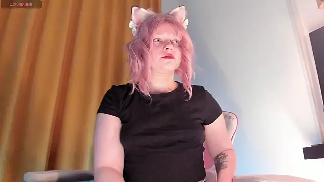 Snapshot of SueNiceeeee chatting on February 3, 2026, 2:53 am SueNiceeeee online show from February 3, 2026, 2:53 am