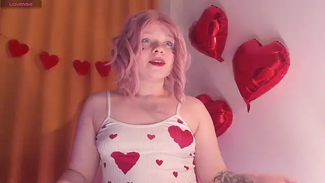 Snapshot of SueNiceeeee chatting on February 14, 2026, 11:45 pm SueNiceeeee online show from February 14, 2026, 11:45 pm