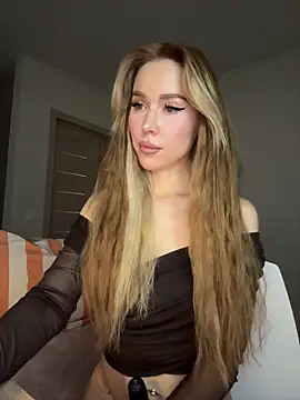 xDinnax online show from December 3, 2024, 2:27 pm