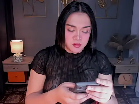 MaxeneCullens online show from November 4, 2025, 2:54 am