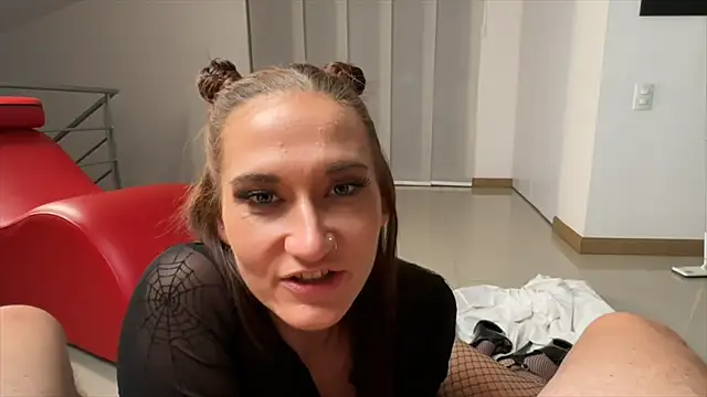 Snapshot of RhiCon chatting on October 27, 2025, 12:26 am RhiCon online show from October 27, 2025, 12:26 am