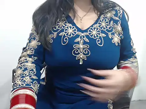 Snapshot of HOT_CHILLY chatting on April 23, 2026, 12:40 pm HOT CHILLY online show from April 23, 2026, 12:40 pm