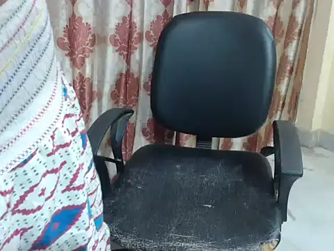 Snapshot of HOT_CHILLY chatting on June 24, 2026, 5:01 pm HOT CHILLY online show from June 24, 2026, 5:01 pm