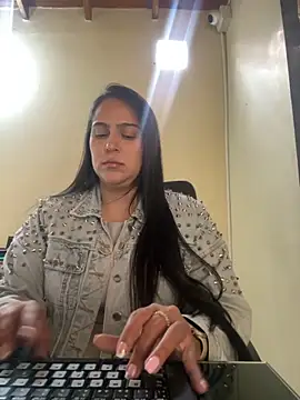 kendall 52 online show from November 22, 2025, 2:16 pm