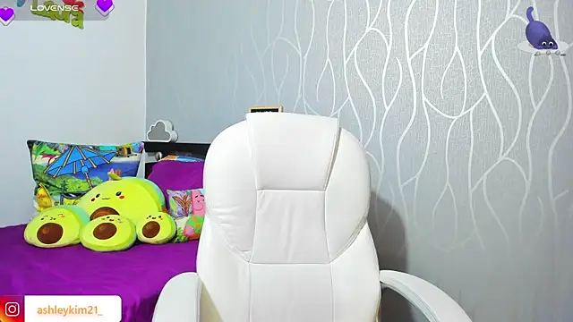 AshleyKim  online show from December 20, 2025, 1:23 am