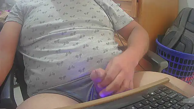 Snapshot of pmartemo chatting on February 8, 2026, 8:56 pm pmartemo online show from February 8, 2026, 8:56 pm