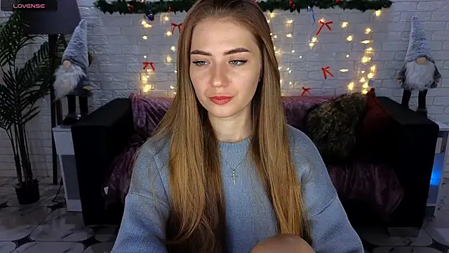 Snapshot of Adelyna_Bird chatting on December 29, 2024, 7:17 am Adelyna Bird online show from December 29, 2024, 7:17 am