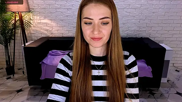 Snapshot of Adelyna_Bird chatting on March 2, 2025, 10:14 am Adelyna Bird online show from March 2, 2025, 10:14 am