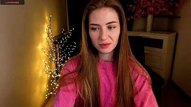 Snapshot of Adelyna_Bird chatting on May 7, 2026, 6:30 am Adelyna Bird online show from May 7, 2026, 6:30 am
