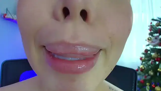 lisbet21x online show from December 30, 2024, 7:00 pm