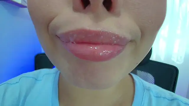 lisbet21x online show from February 10, 2025, 2:05 pm