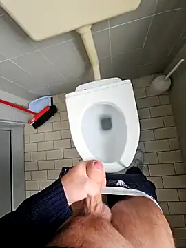 Snapshot of Dolceporco19 chatting on December 18, 2024, 9:04 am Dolceporco19 online show from December 18, 2024, 9:04 am