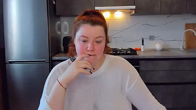 PolinaSalvatore online show from February 17, 2025, 1:42 pm