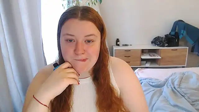 PolinaSalvatore online show from April 16, 2026, 2:07 pm