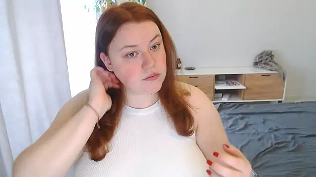 PolinaSalvatore online show from April 22, 2026, 12:39 pm