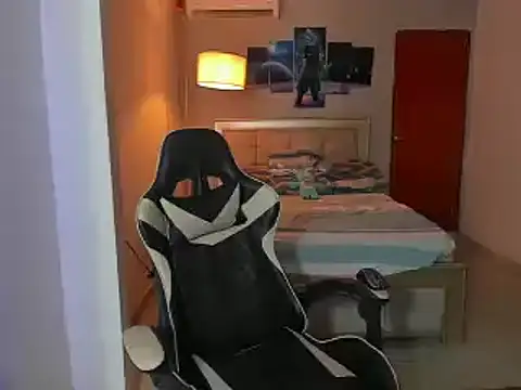 Snapshot of Jake_simons chatting on December 16, 2024, 1:53 am Jake simons online show from December 16, 2024, 1:53 am