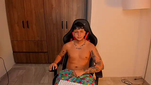 Snapshot of Jake_simons chatting on September 20, 2025, 2:34 am Jake simons online show from September 20, 2025, 2:34 am