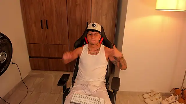 Snapshot of Jake_simons chatting on January 13, 2026, 7:13 am Jake simons online show from January 13, 2026, 7:13 am