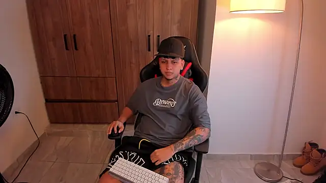 Snapshot of Jake_simons chatting on February 4, 2026, 11:16 am Jake simons online show from February 4, 2026, 11:16 am