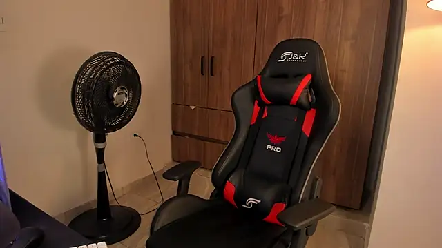 Snapshot of Jake_simons chatting on February 15, 2026, 5:37 am Jake simons online show from February 15, 2026, 5:37 am