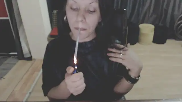 Snapshot of GoldenSasha chatting on November 15, 2025, 6:37 pm GoldenSasha online show from November 15, 2025, 6:37 pm