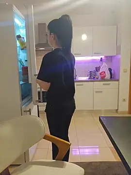 Snapshot of U_prolazu chatting on February 22, 2026, 6:50 pm U prolazu online show from February 22, 2026, 6:50 pm