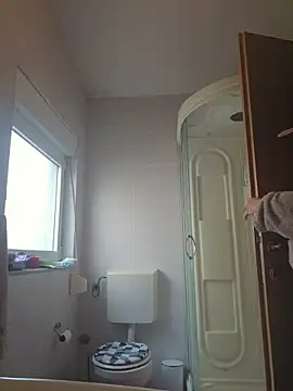 Snapshot of U_prolazu chatting on April 3, 2026, 6:11 am U prolazu online show from April 3, 2026, 6:11 am