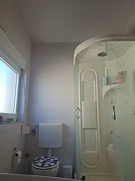 Snapshot of U_prolazu chatting on April 5, 2026, 8:00 am U prolazu online show from April 5, 2026, 8:00 am