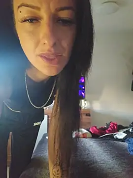 Snapshot of U_prolazu chatting on April 7, 2026, 4:40 pm U prolazu online show from April 7, 2026, 4:40 pm