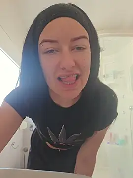 Snapshot of U_prolazu chatting on April 16, 2026, 9:10 am U prolazu online show from April 16, 2026, 9:10 am