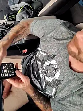 Snapshot of J-Dubb chatting on November 17, 2025, 8:36 pm J-Dubb online show from November 17, 2025, 8:36 pm