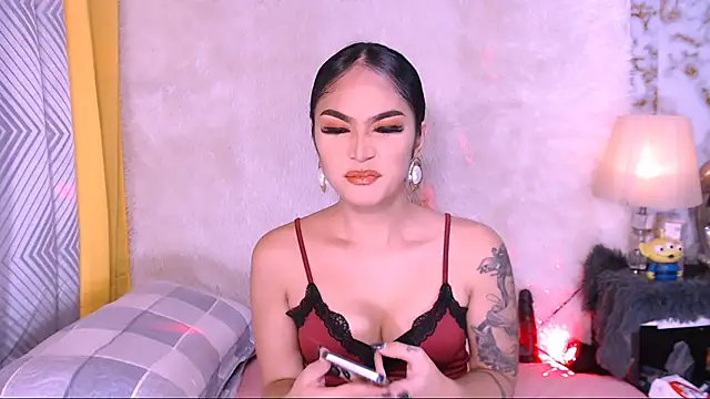 Snapshot of Oriental_Tiara chatting on January 23, 2025, 1:35 pm Oriental Tiara online show from January 23, 2025, 1:35 pm