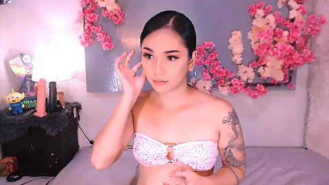 Snapshot of Oriental_Tiara chatting on October 6, 2025, 6:11 am Oriental Tiara online show from October 6, 2025, 6:11 am