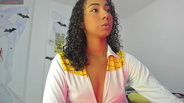 Snapshot of khaliope chatting on October 31, 2025, 3:29 am khaliope online show from October 31, 2025, 3:29 am