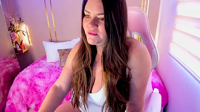 Snapshot of lena_paulxo chatting on June 19, 2026, 5:39 pm lena paulxo online show from June 19, 2026, 5:39 pm