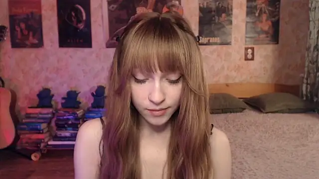 Friendly Ellie online show from April 5, 2026, 12:30 am