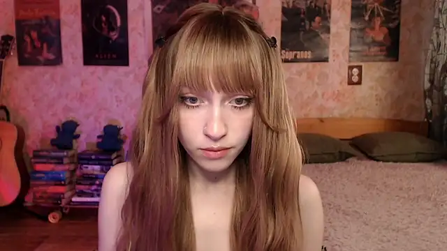 Friendly Ellie online show from May 20, 2026, 12:17 am