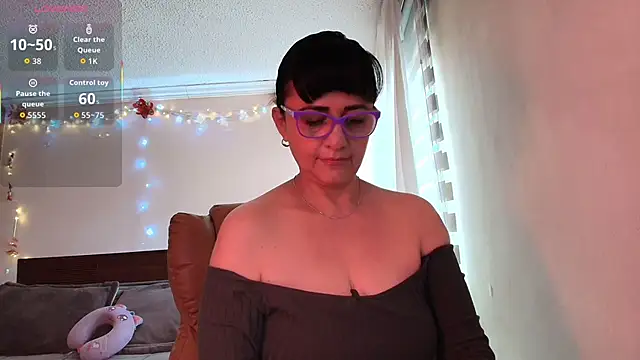 ISABEEL SOFIA01 online show from March 5, 2026, 1:29 pm