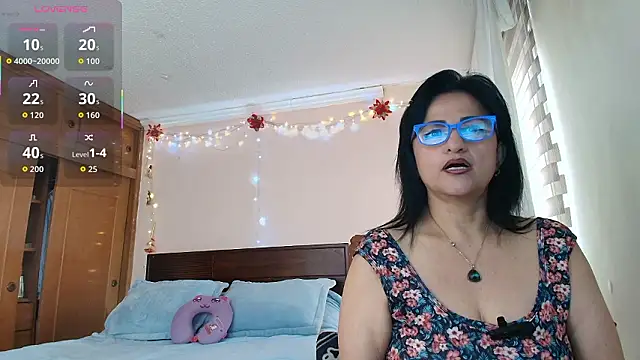 ISABEEL SOFIA01 online show from March 17, 2026, 1:03 pm